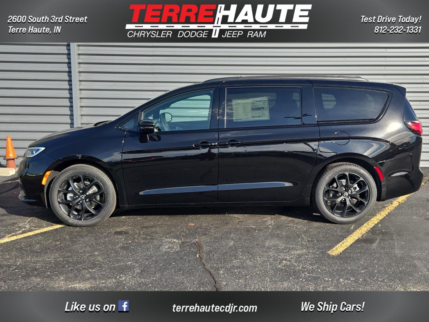 2026 Chrysler Pacifica Select