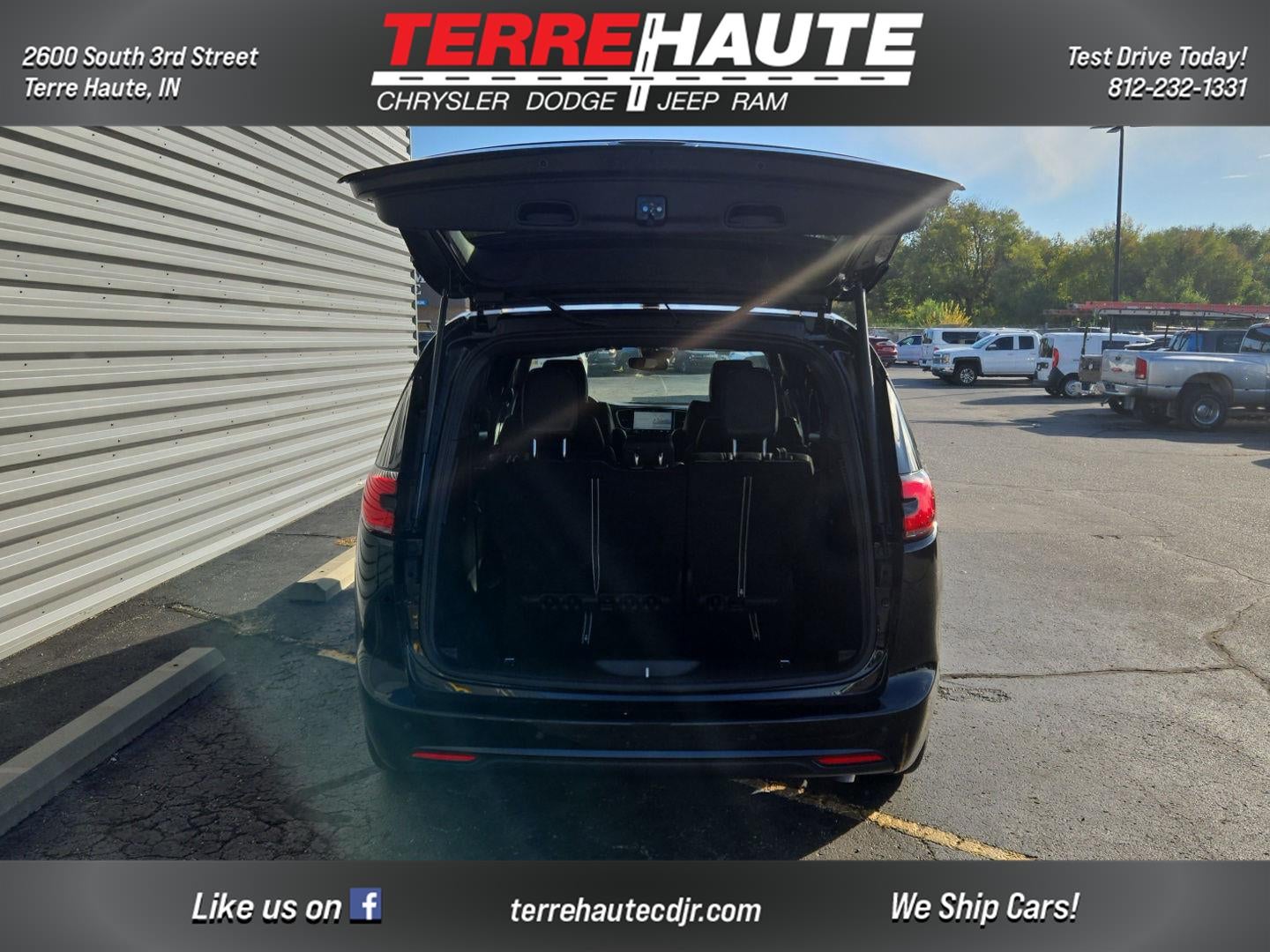 2026 Chrysler Pacifica Select