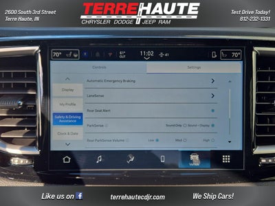 2026 Chrysler Pacifica Select