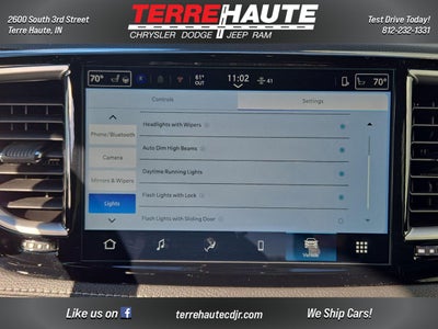 2026 Chrysler Pacifica Select