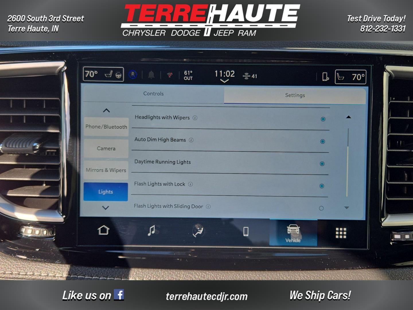 2026 Chrysler Pacifica Select