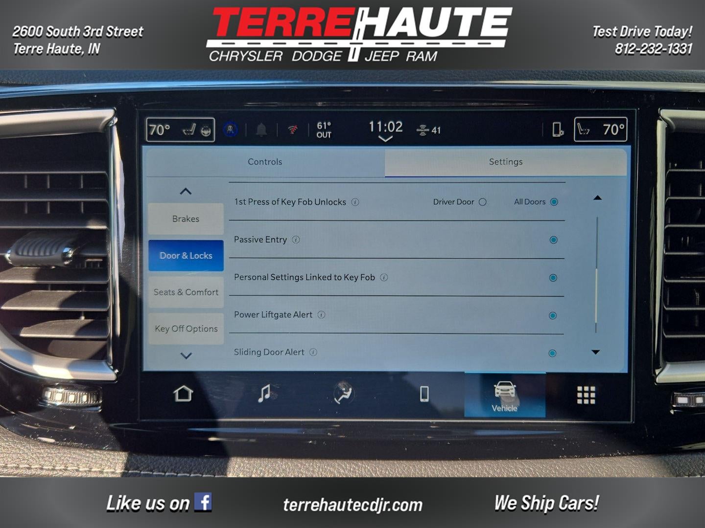 2026 Chrysler Pacifica Select