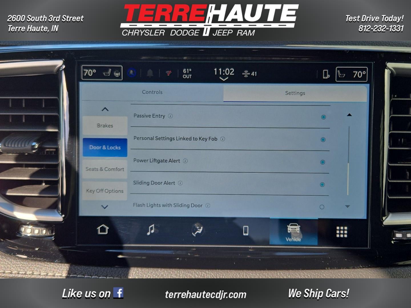 2026 Chrysler Pacifica Select