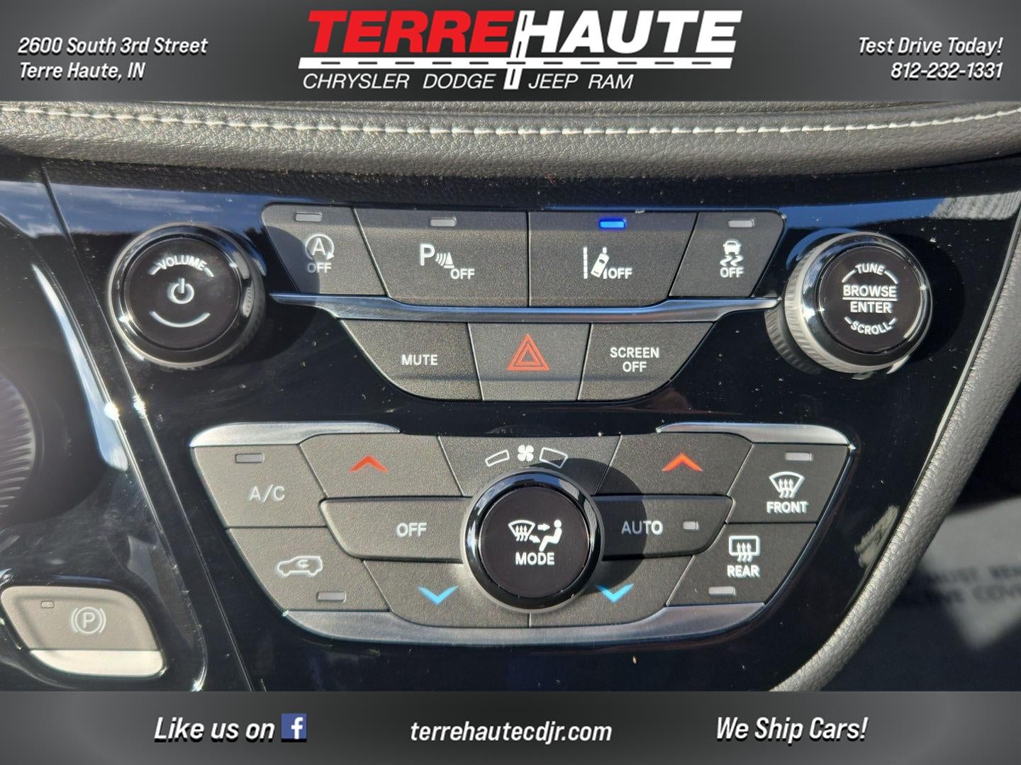 2026 Chrysler Pacifica Select