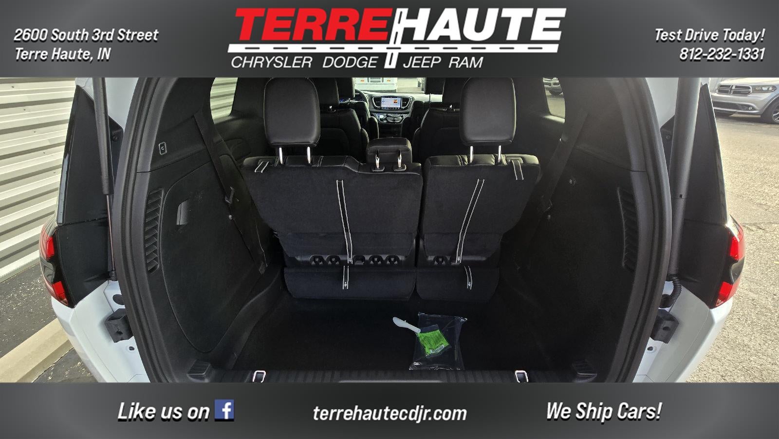 2026 Chrysler Pacifica Select