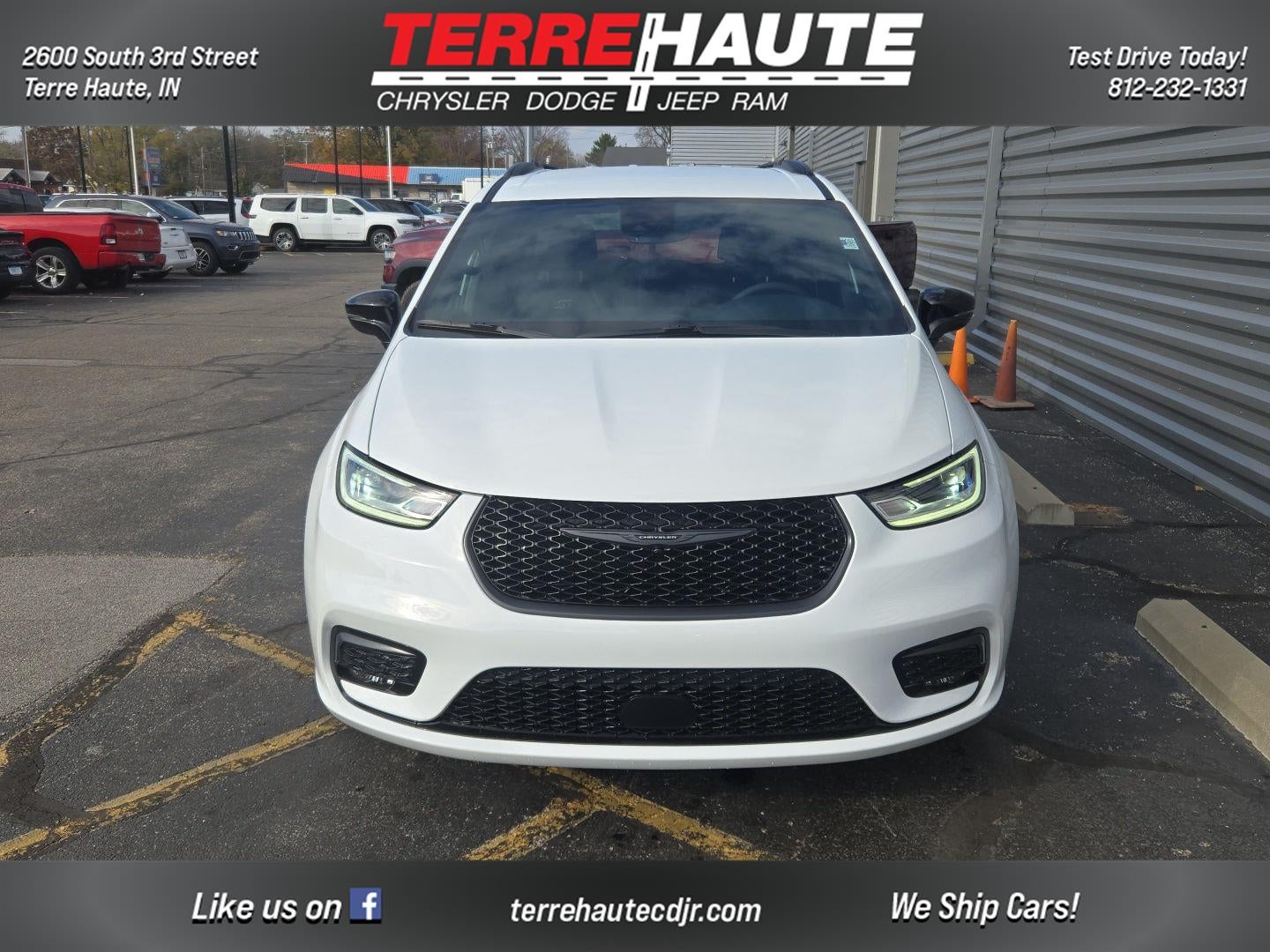 2026 Chrysler Pacifica Select