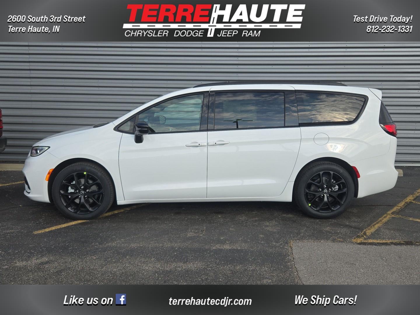 2026 Chrysler Pacifica Select