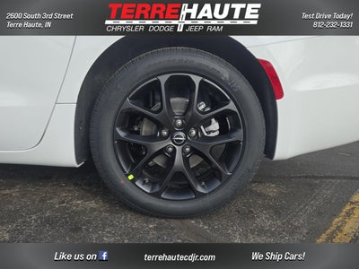 2026 Chrysler Pacifica Select