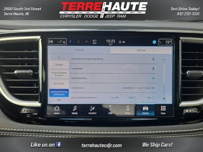 2026 Chrysler Pacifica Select