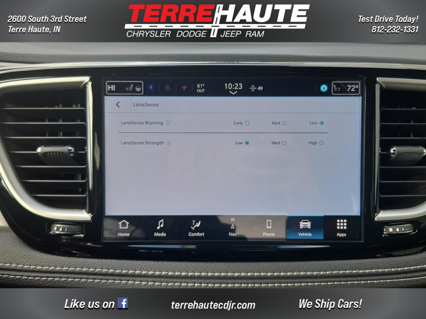 2026 Chrysler Pacifica Select