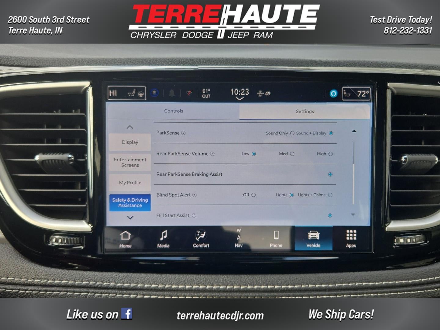 2026 Chrysler Pacifica Select