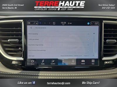 2026 Chrysler Pacifica Select