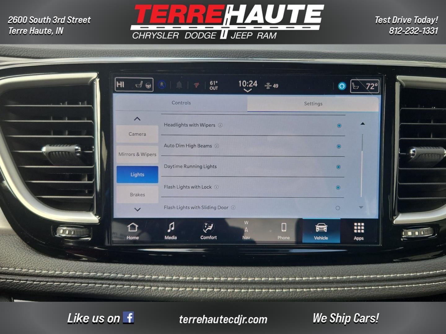 2026 Chrysler Pacifica Select