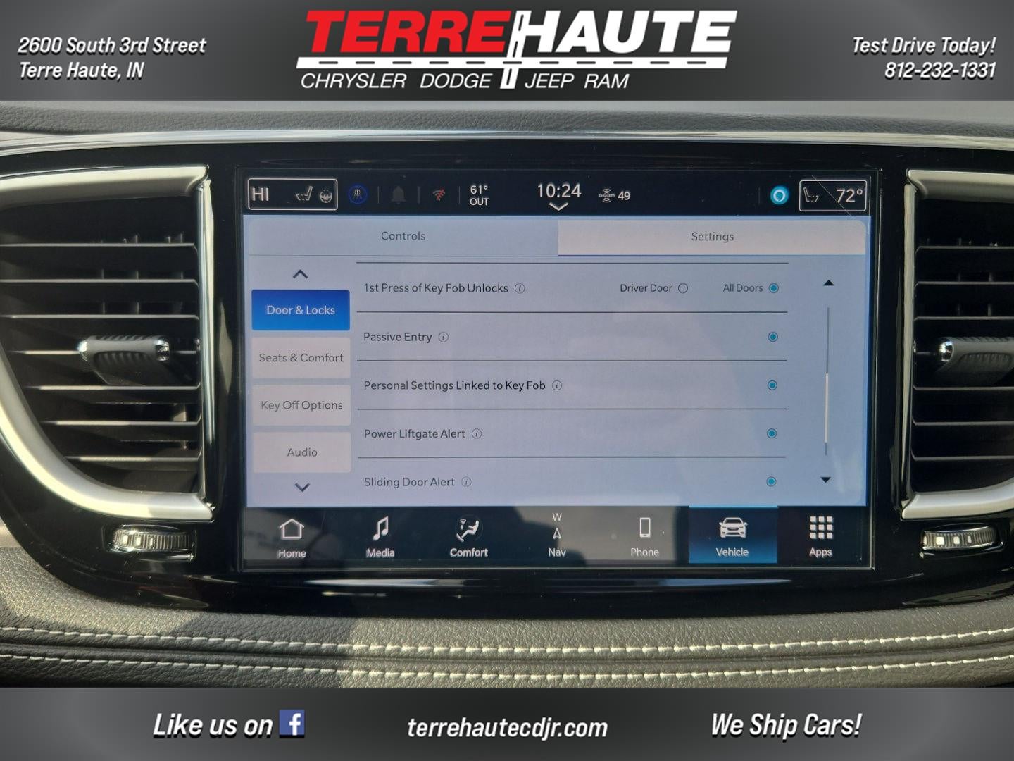2026 Chrysler Pacifica Select