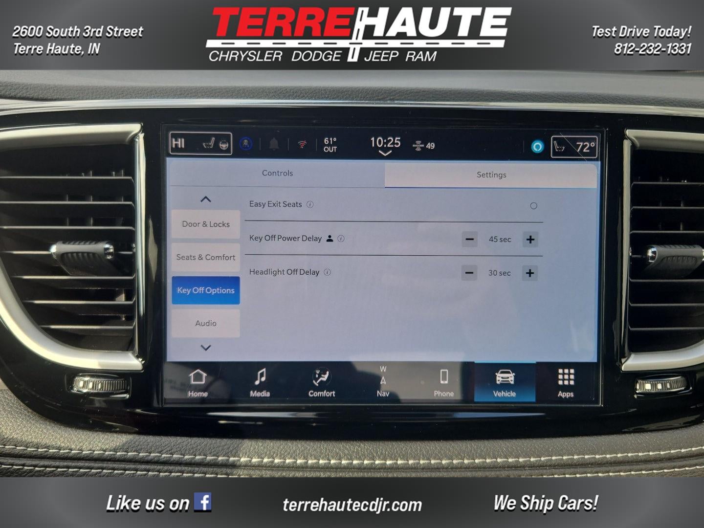 2026 Chrysler Pacifica Select