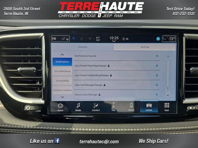 2026 Chrysler Pacifica Select