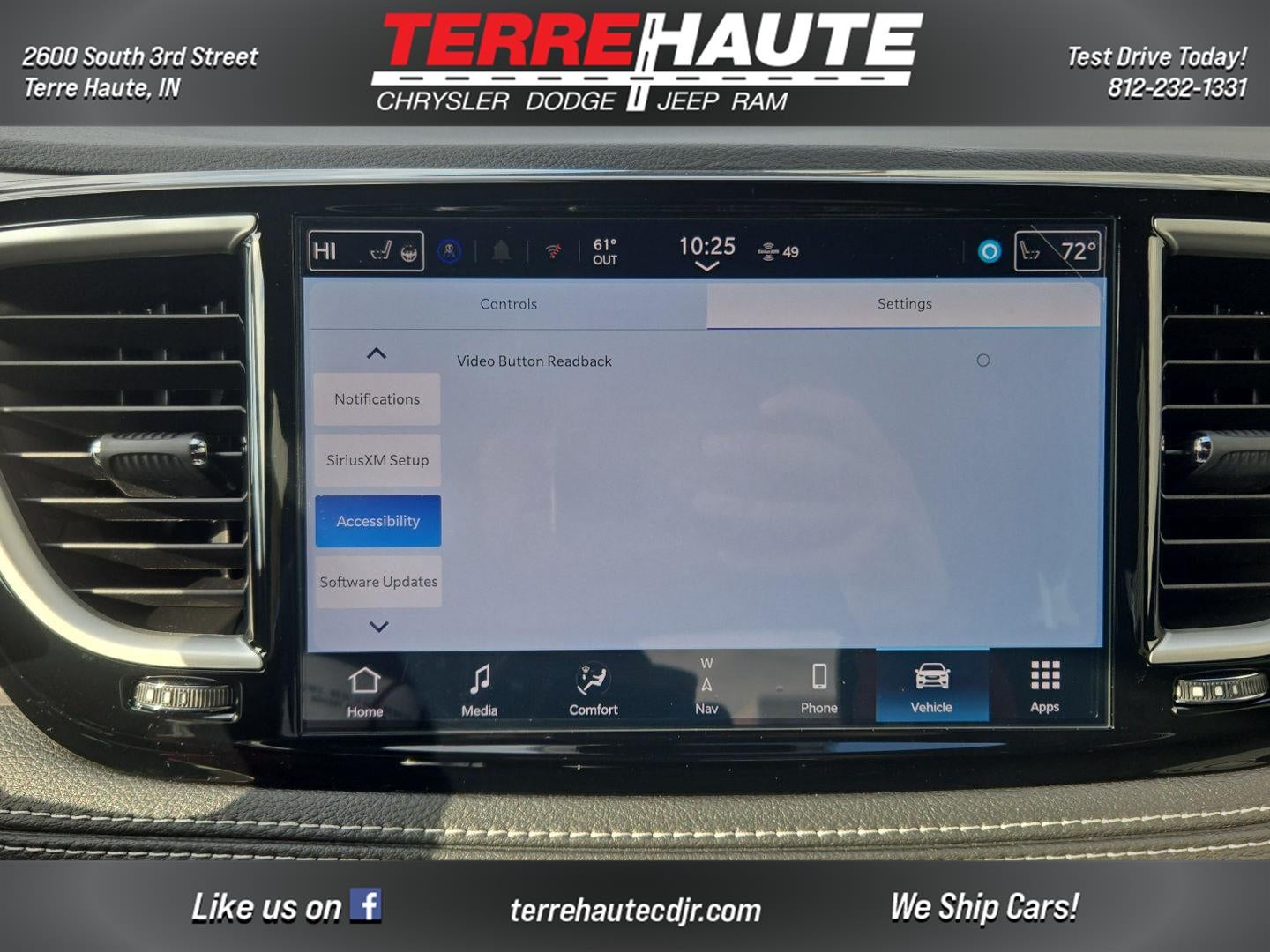 2026 Chrysler Pacifica Select