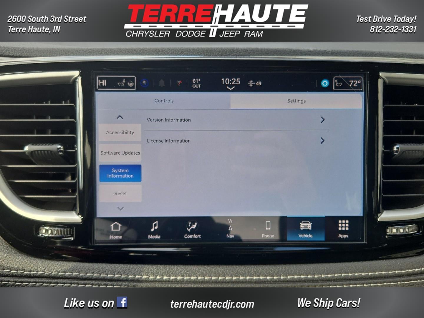 2026 Chrysler Pacifica Select