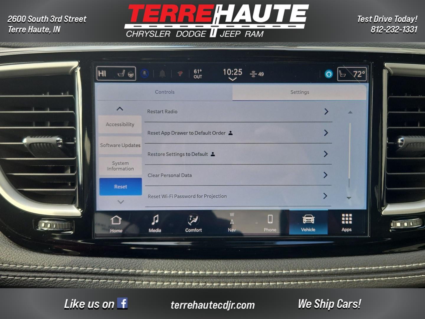 2026 Chrysler Pacifica Select