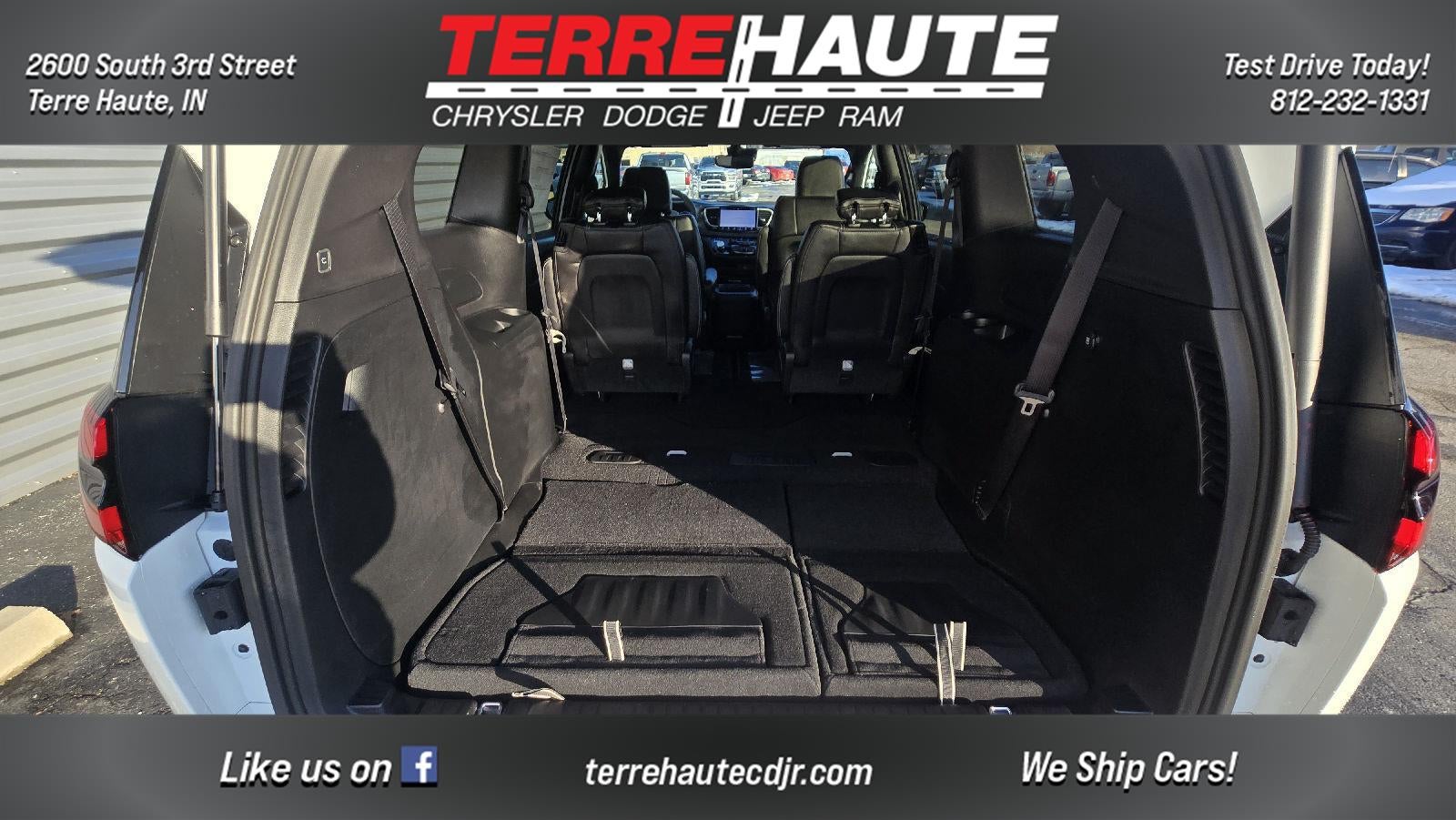 2026 Chrysler Pacifica Select