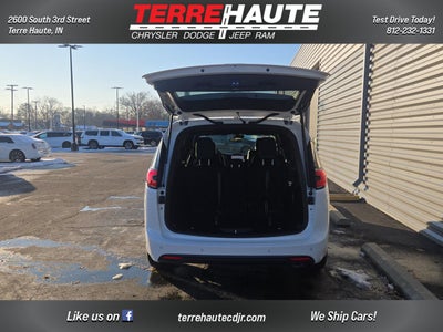 2026 Chrysler Pacifica Select