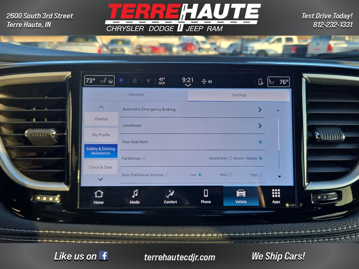 2026 Chrysler Pacifica Select