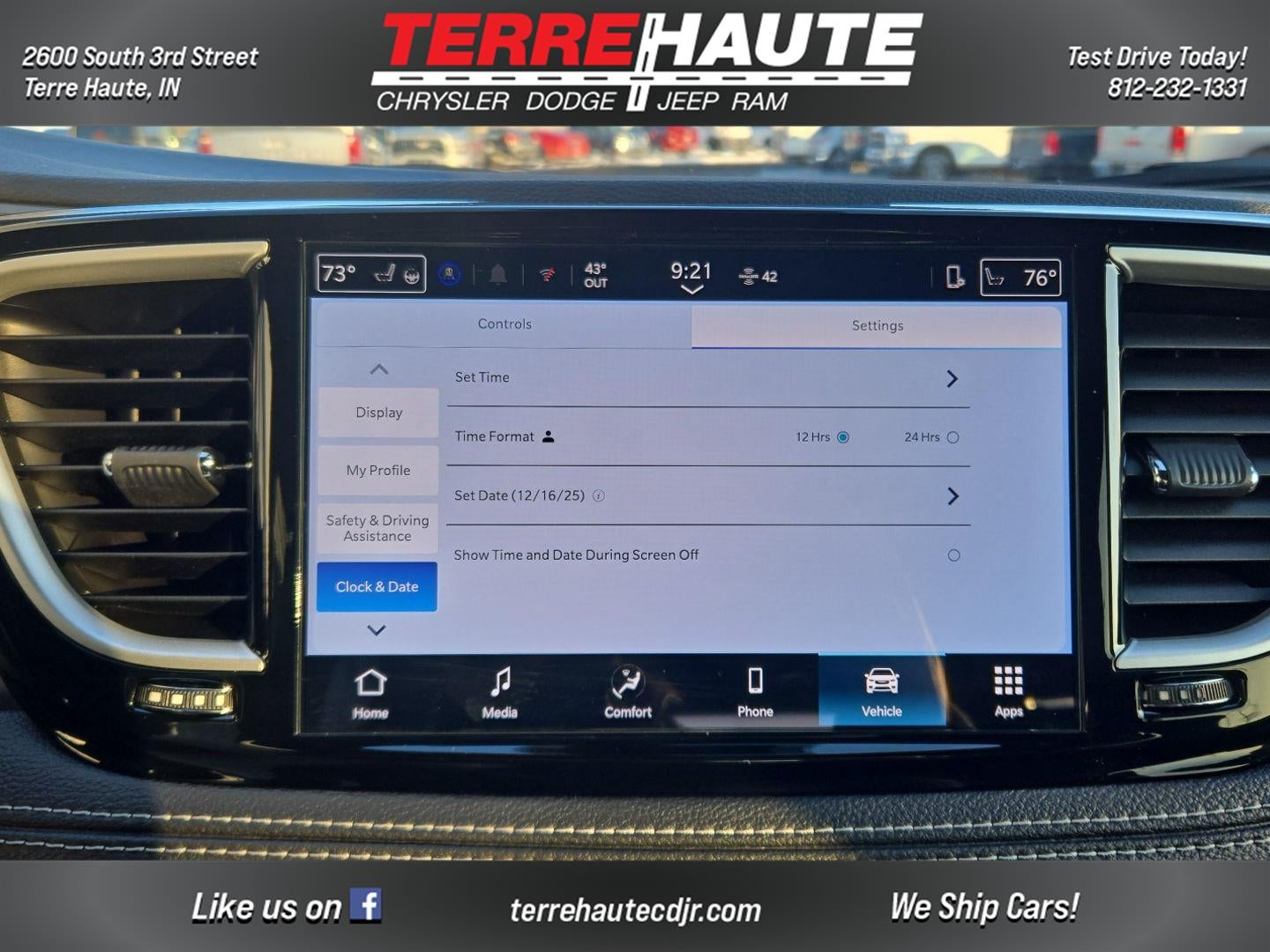 2026 Chrysler Pacifica Select