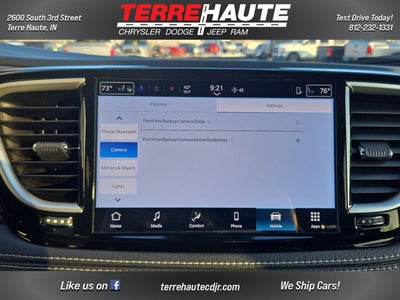 2026 Chrysler Pacifica Select