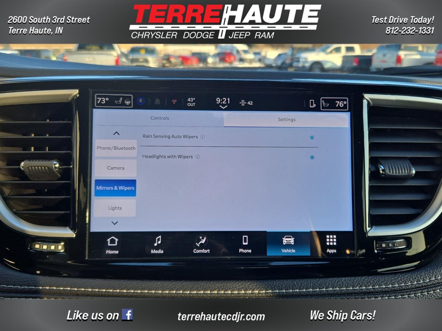 2026 Chrysler Pacifica Select