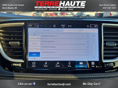 2026 Chrysler Pacifica Select