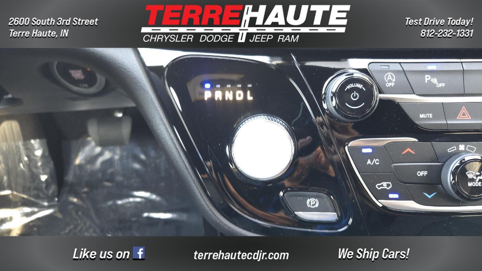 2027 Chrysler Pacifica Select