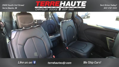 2027 Chrysler Pacifica Select