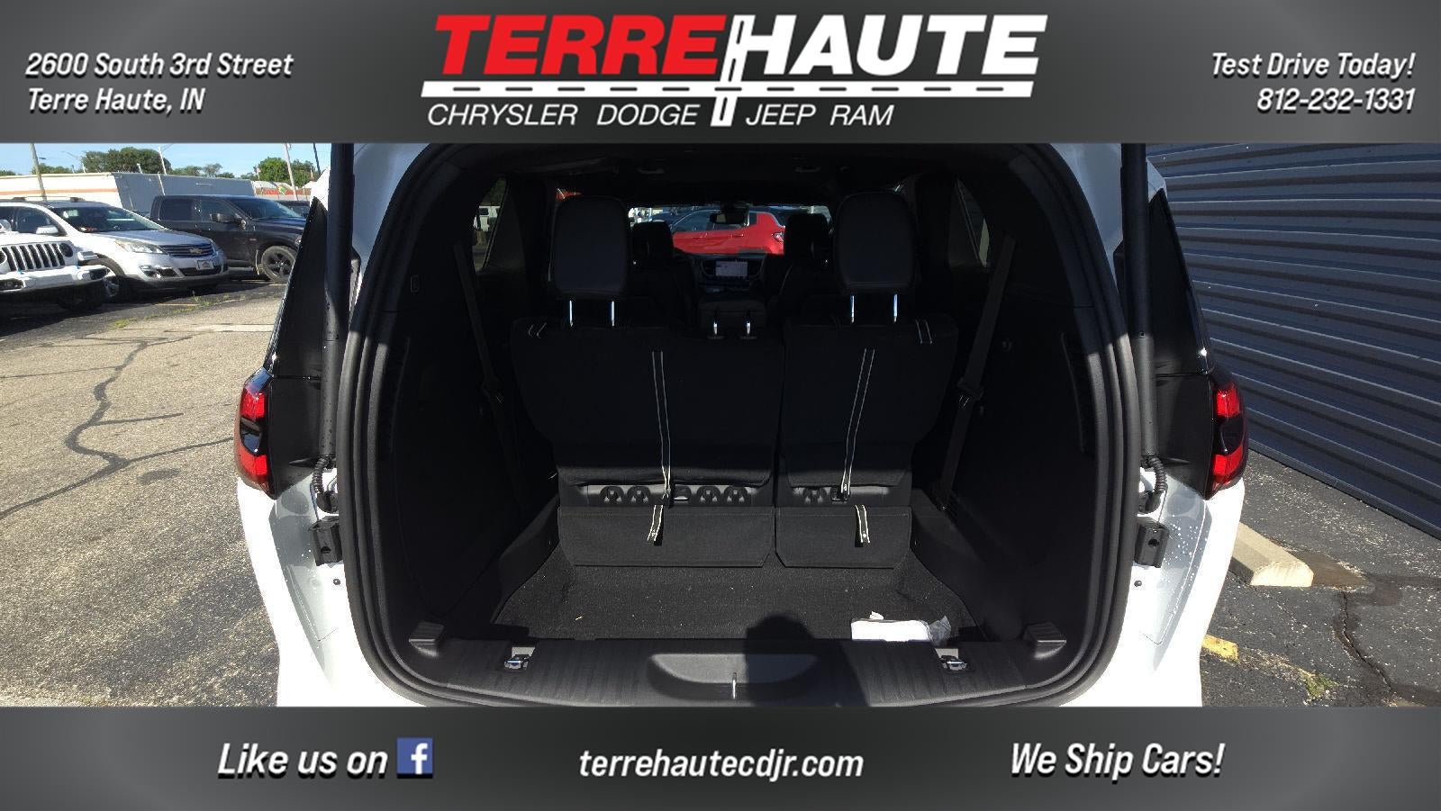 2027 Chrysler Pacifica Select