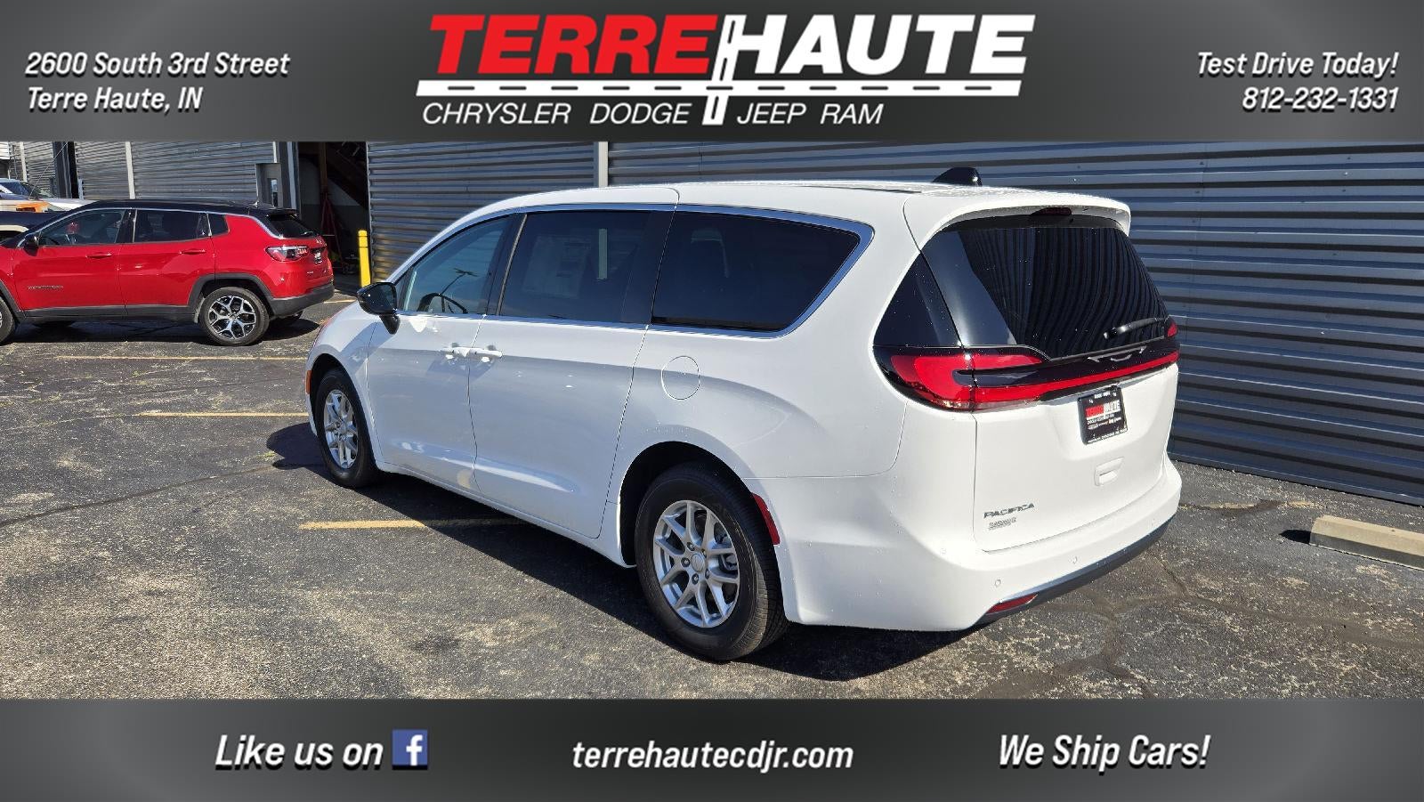 2027 Chrysler Pacifica Select