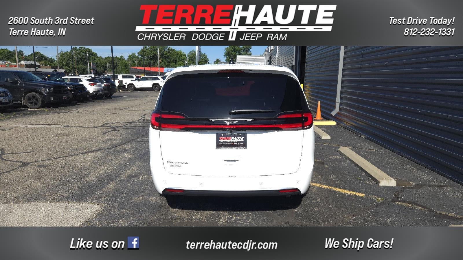 2027 Chrysler Pacifica Select
