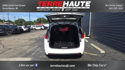 2027 Chrysler Pacifica Select