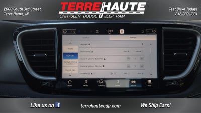 2027 Chrysler Pacifica Select