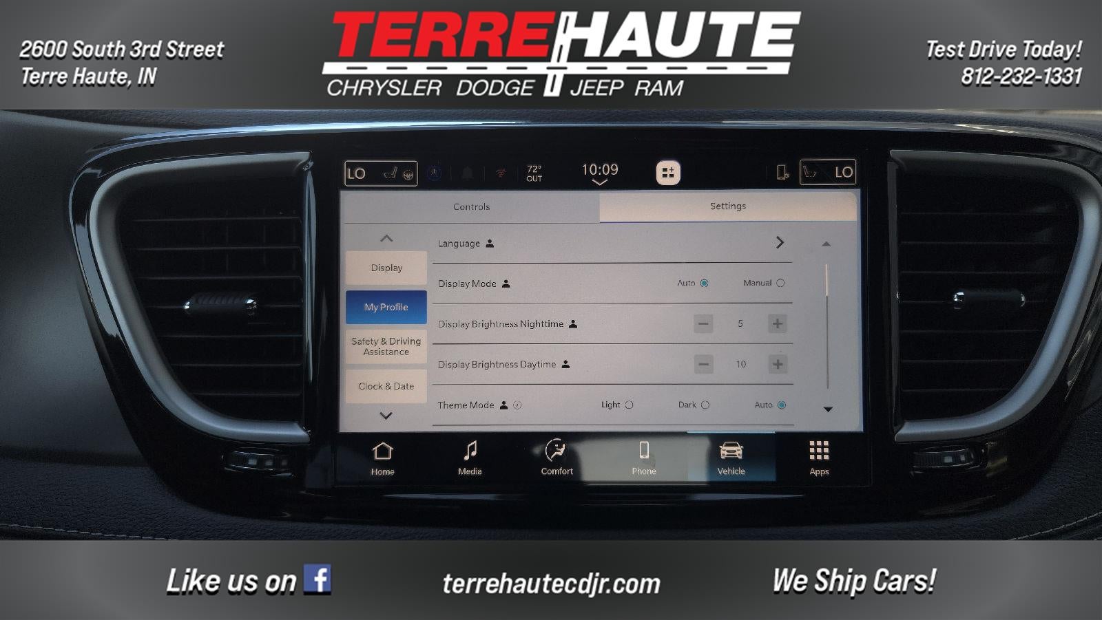 2027 Chrysler Pacifica Select