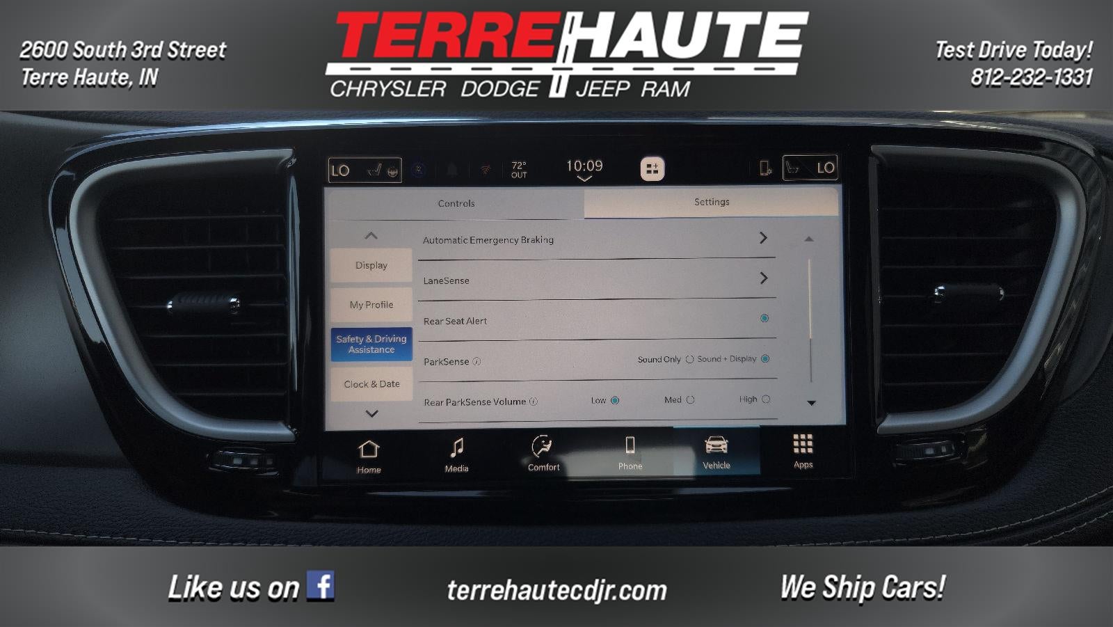 2027 Chrysler Pacifica Select