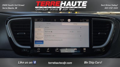 2027 Chrysler Pacifica Select