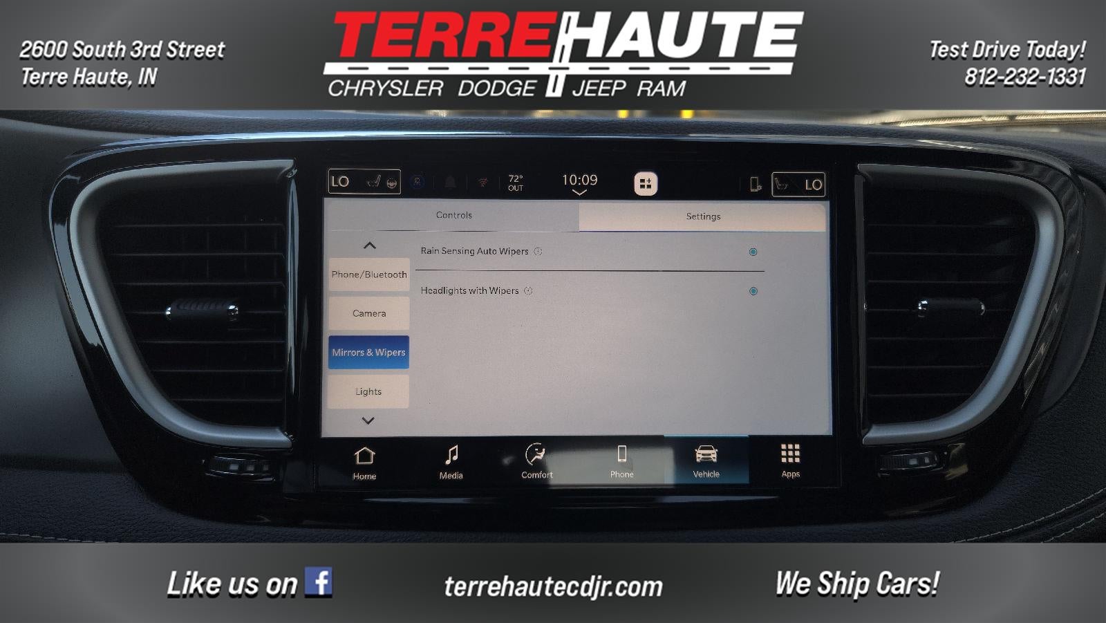 2027 Chrysler Pacifica Select