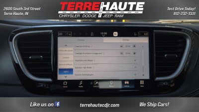 2027 Chrysler Pacifica Select