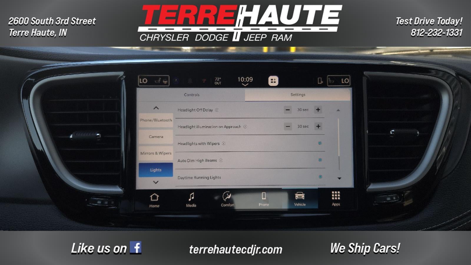 2027 Chrysler Pacifica Select