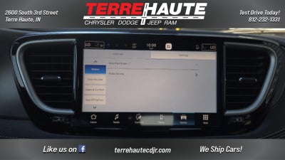 2027 Chrysler Pacifica Select