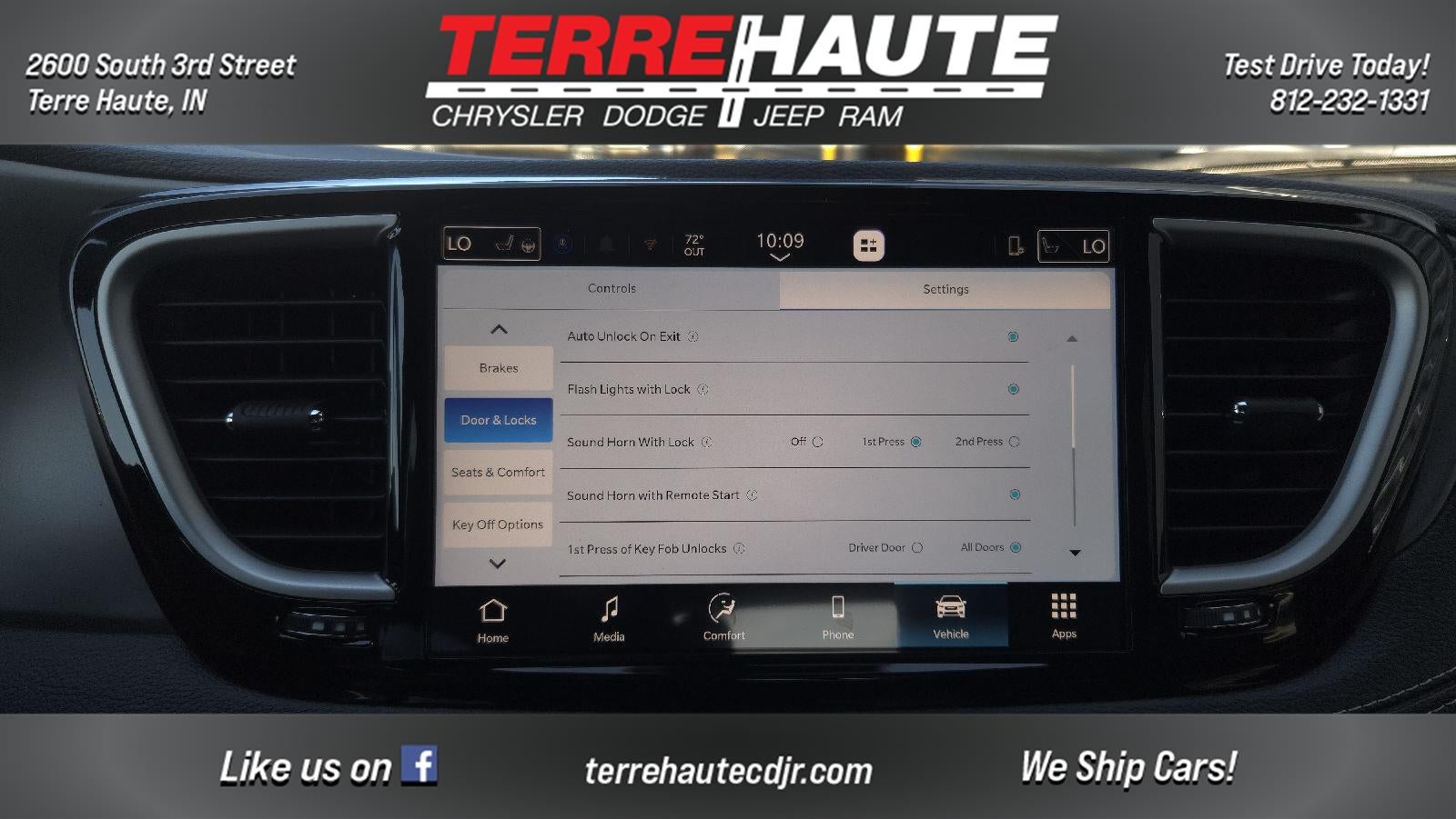 2027 Chrysler Pacifica Select