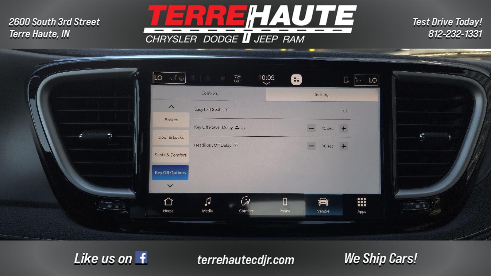 2027 Chrysler Pacifica Select