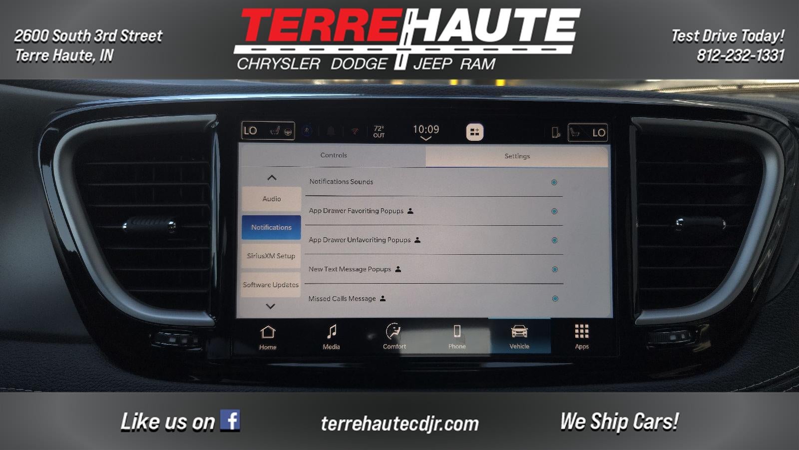 2027 Chrysler Pacifica Select