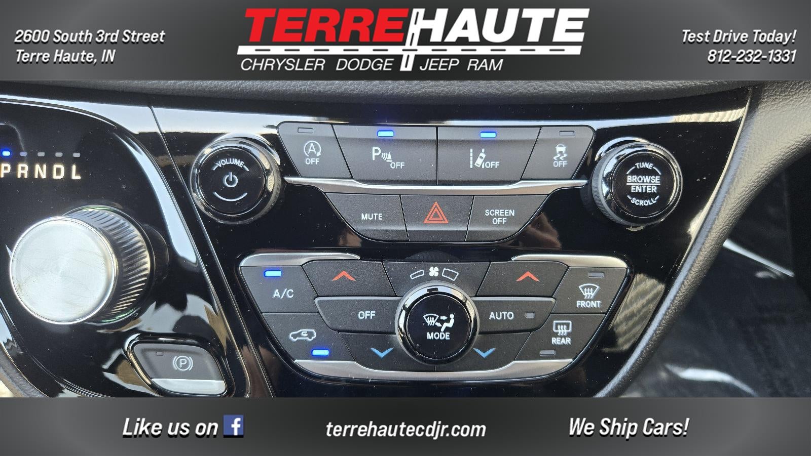 2027 Chrysler Pacifica Select
