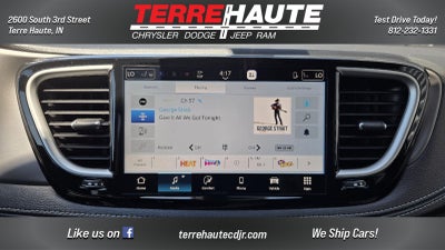 2027 Chrysler Pacifica Select