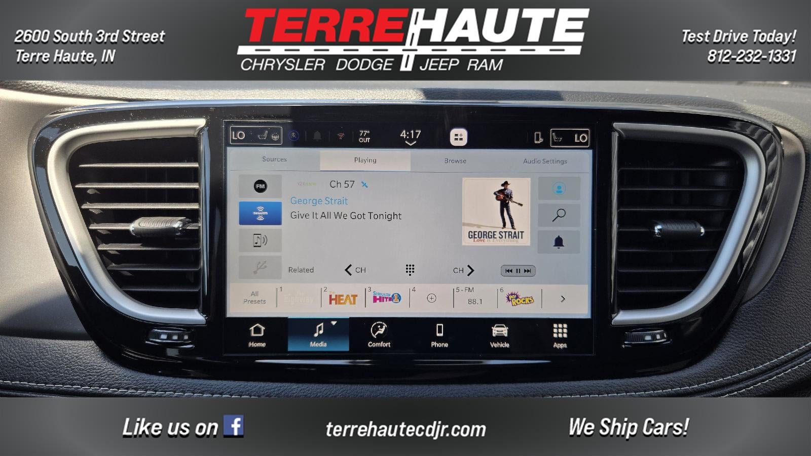 2027 Chrysler Pacifica Select